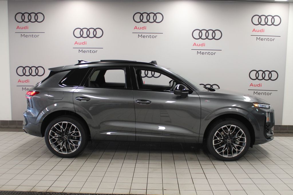 Thumbnail: 2026 Audi Q3 - 7