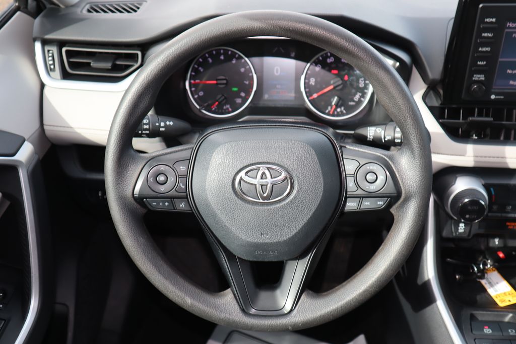 2020 Toyota RAV4 XLE 10