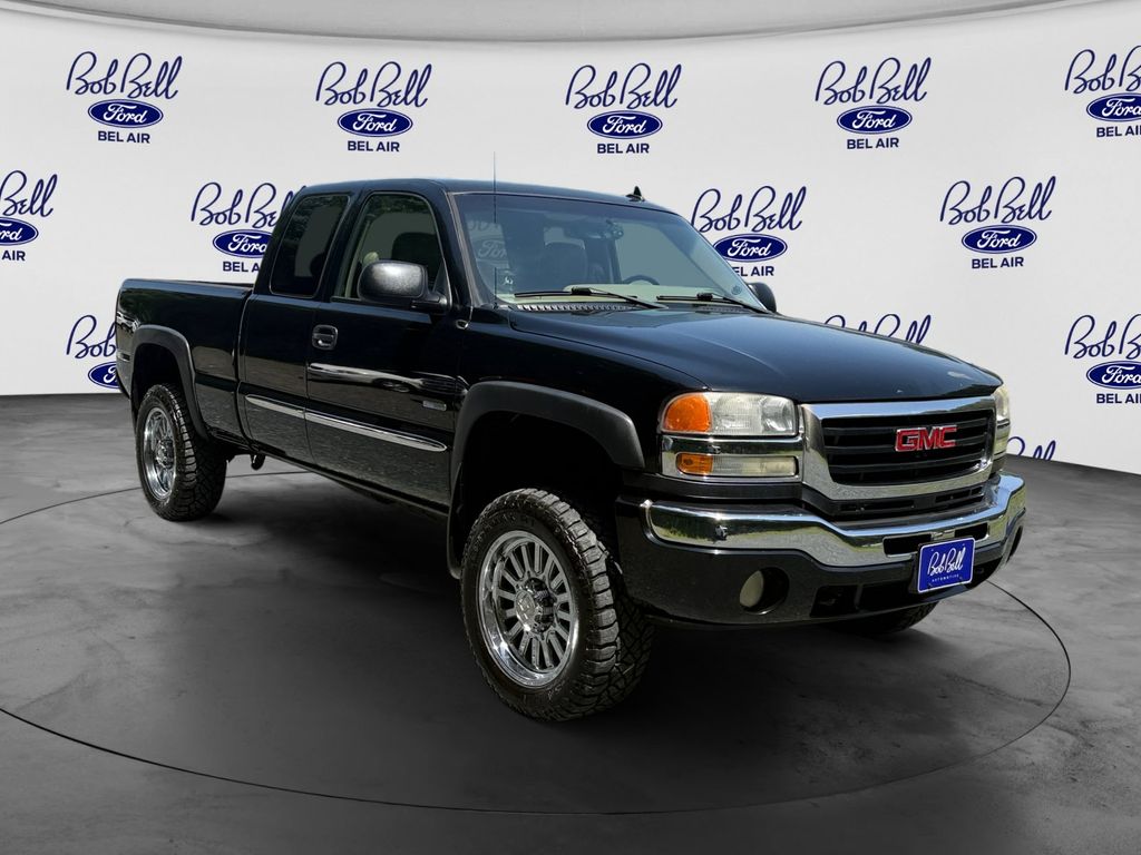Onyx Black 2007 GMC Sierra 2500HD Classic Pickup Truck Four-Wheel Drive 6-Speed Automatic