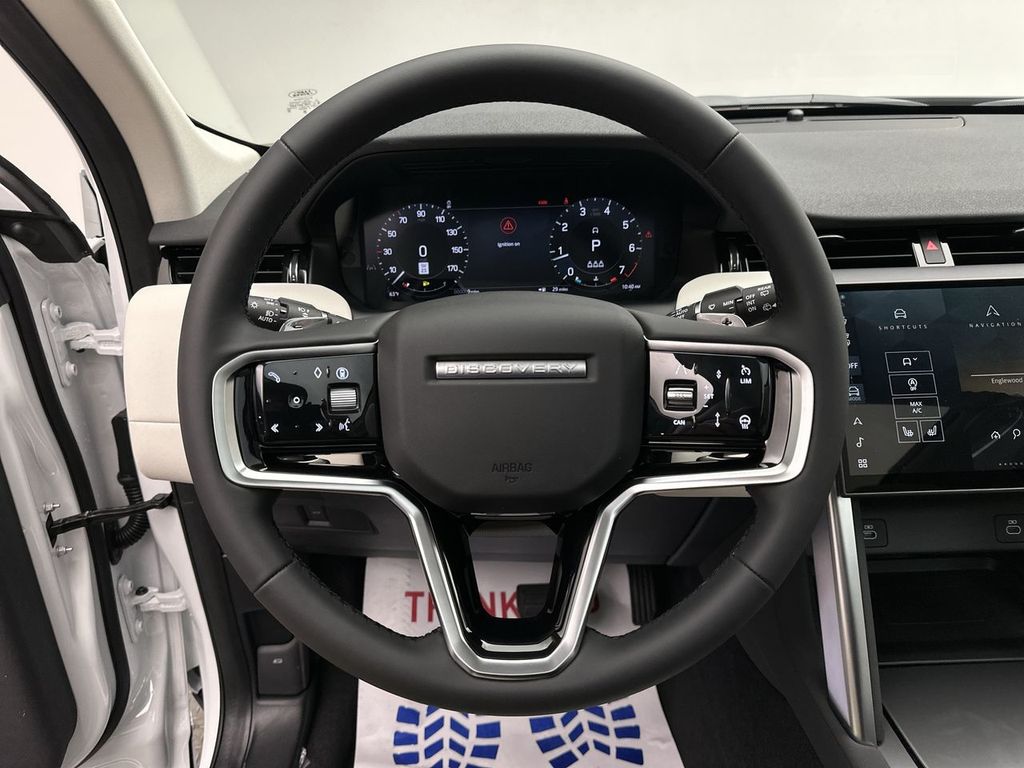 Thumbnail: 2024 Land Rover Discovery Sport - 17