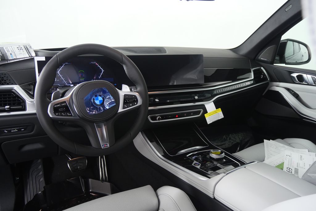 Thumbnail: 2026 BMW X5 - 17