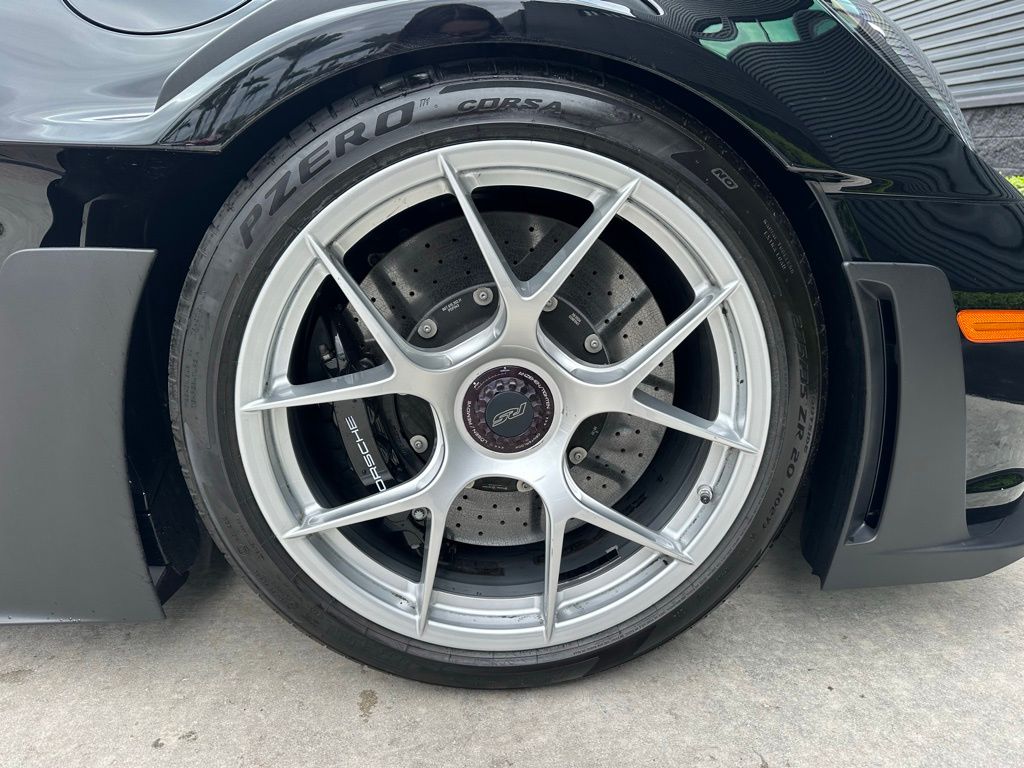 Thumbnail: 2025 Porsche 911 - 15