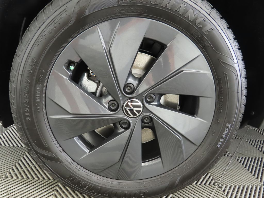 Thumbnail: 2025 Volkswagen Taos - 30