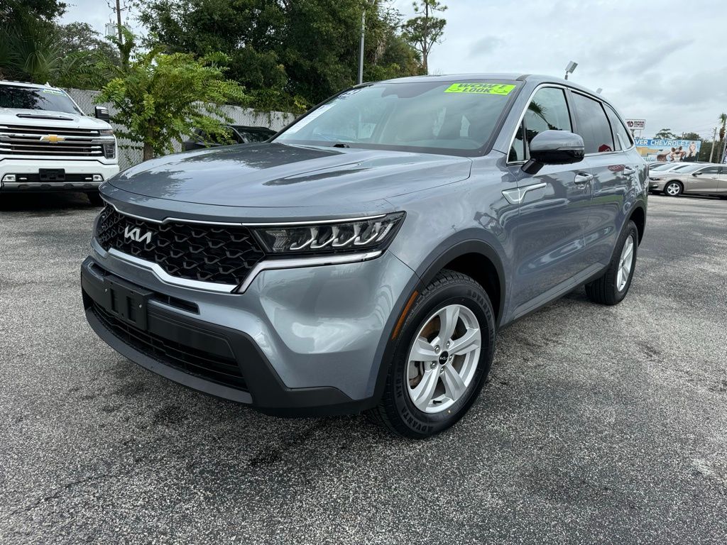 2023 Kia Sorento LX 3