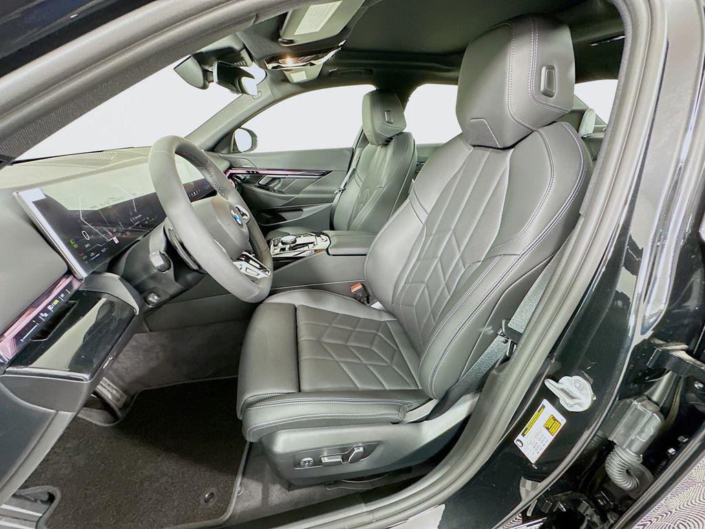 Thumbnail: 2027 BMW 5 Series - 16