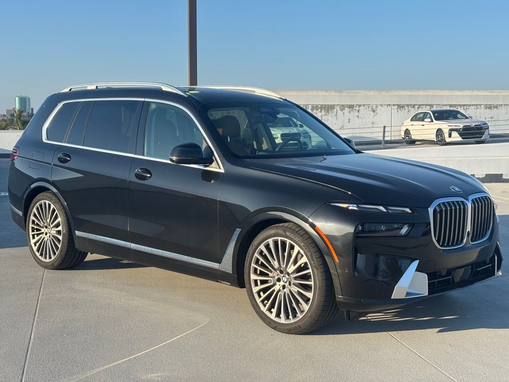 Thumbnail: 2023 BMW X7 - 4