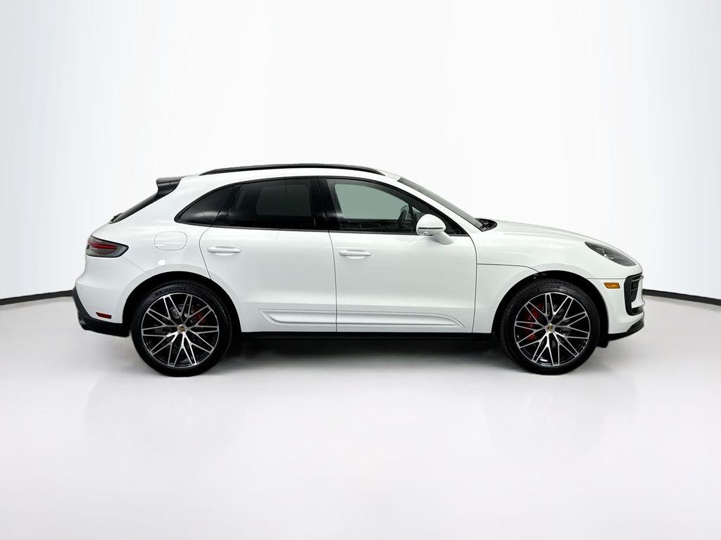 Thumbnail: 2026 Porsche Macan - 8