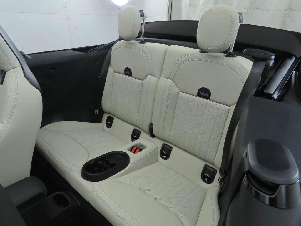 Thumbnail: 2026 MINI Cooper - 30