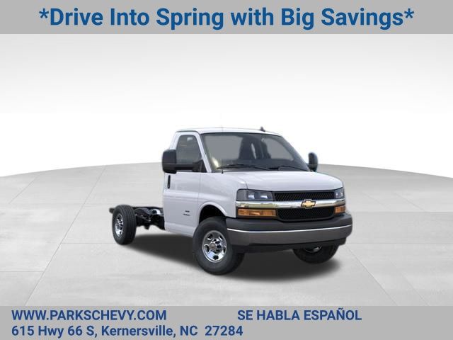 2025 Chevrolet Express Chassis 3500 Cutaway 139