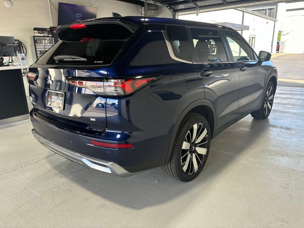 Used 2025 Mitsubishi Outlander SUV