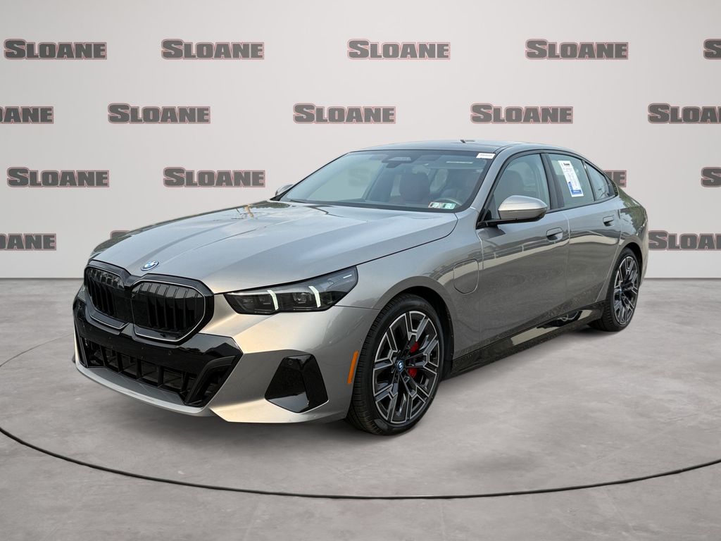 Oxide Gray Metallic 2025 BMW 5 Series Sedan All-Wheel Drive 8-Speed Automatic