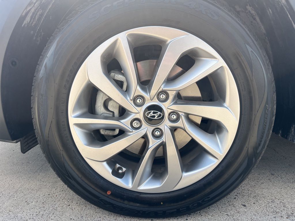 Thumbnail: 2018 Hyundai Tucson - 9
