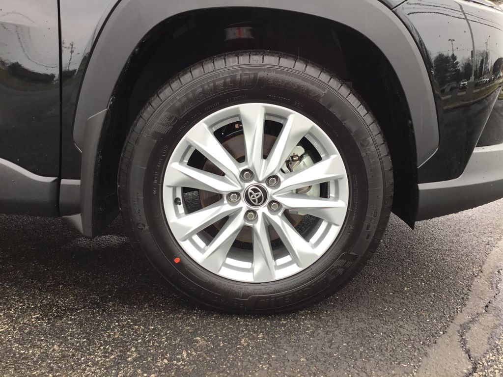 Thumbnail: 2026 Toyota Corolla Cross - 12