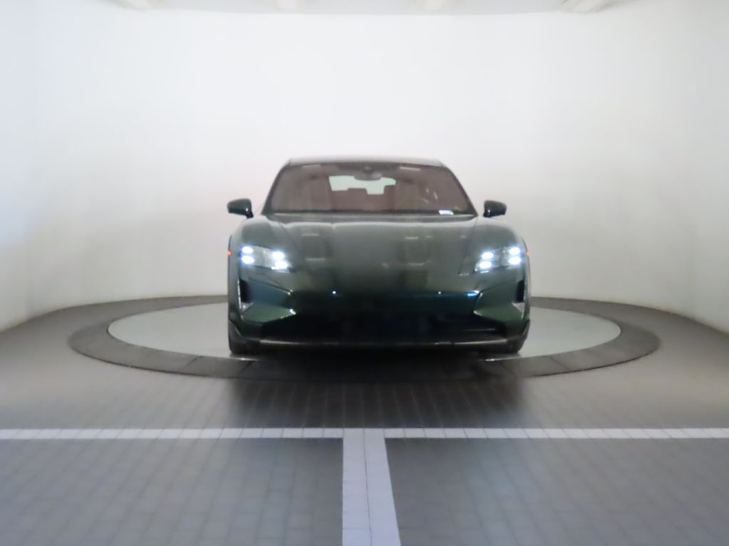 Thumbnail: 2025 Porsche Taycan - 10