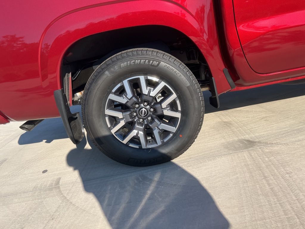 2025 Cardinal Red Metallic Tricoat Nissan Frontier SL RWD Truck
