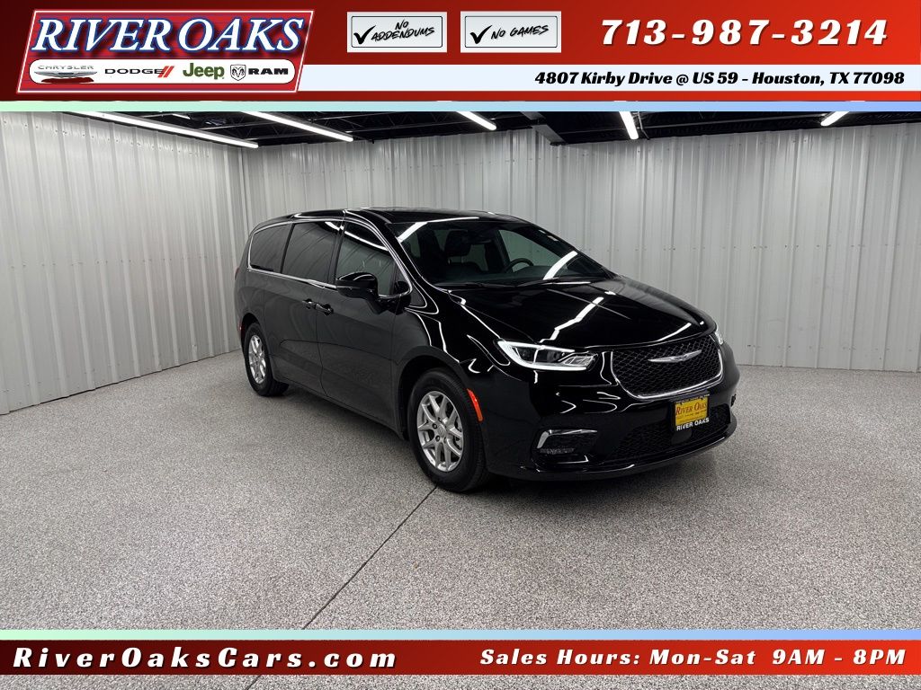 Diamond Black 2026 Chrysler Pacifica Select FWD Minivan Front-Wheel Drive 9-Speed Automatic