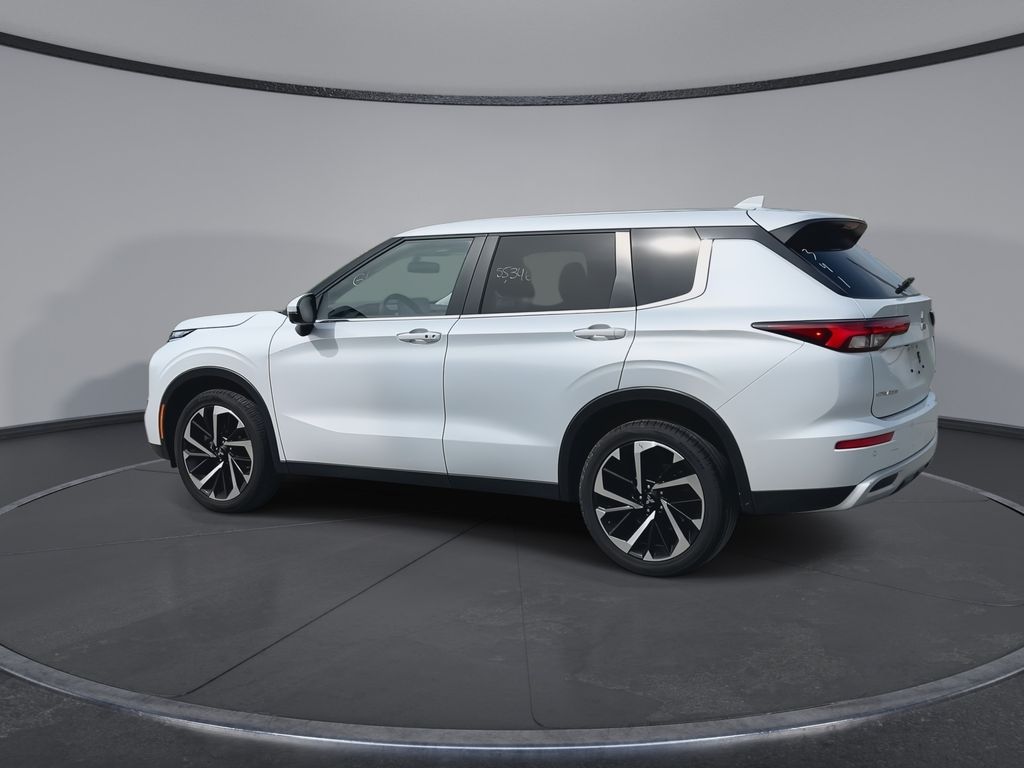 Thumbnail: 2024 Mitsubishi Outlander - 6