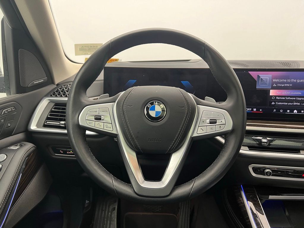 Thumbnail: 2025 BMW X7 - 18