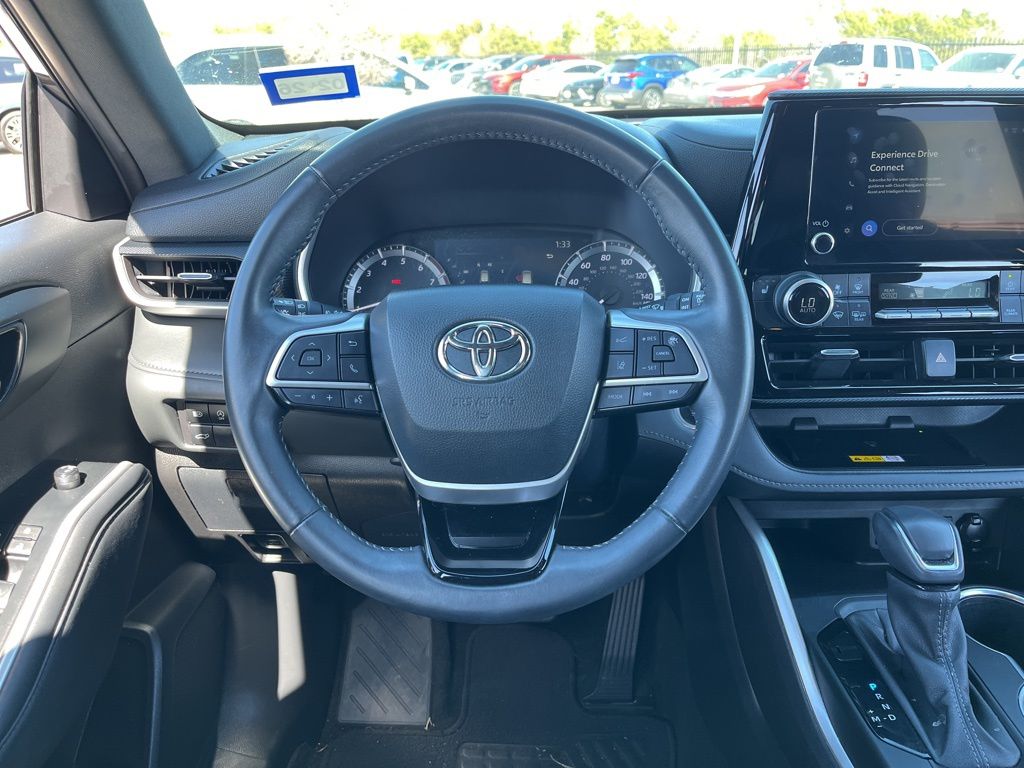 Thumbnail: 2024 Toyota Highlander - 17