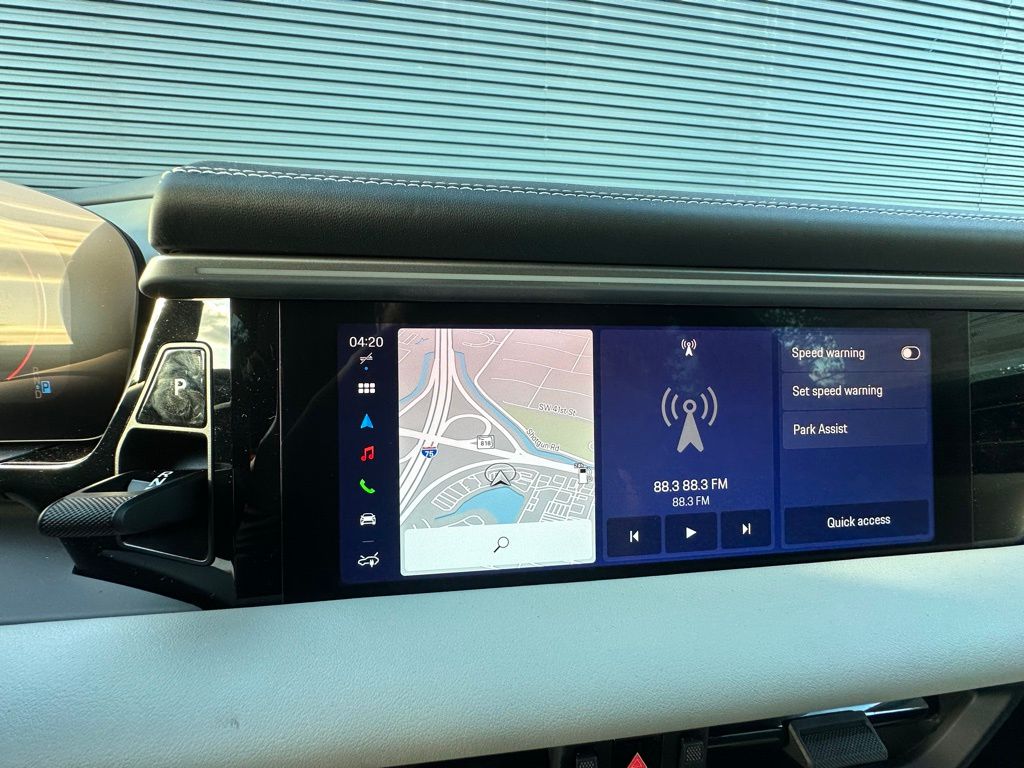 2024 Porsche Macan T 24