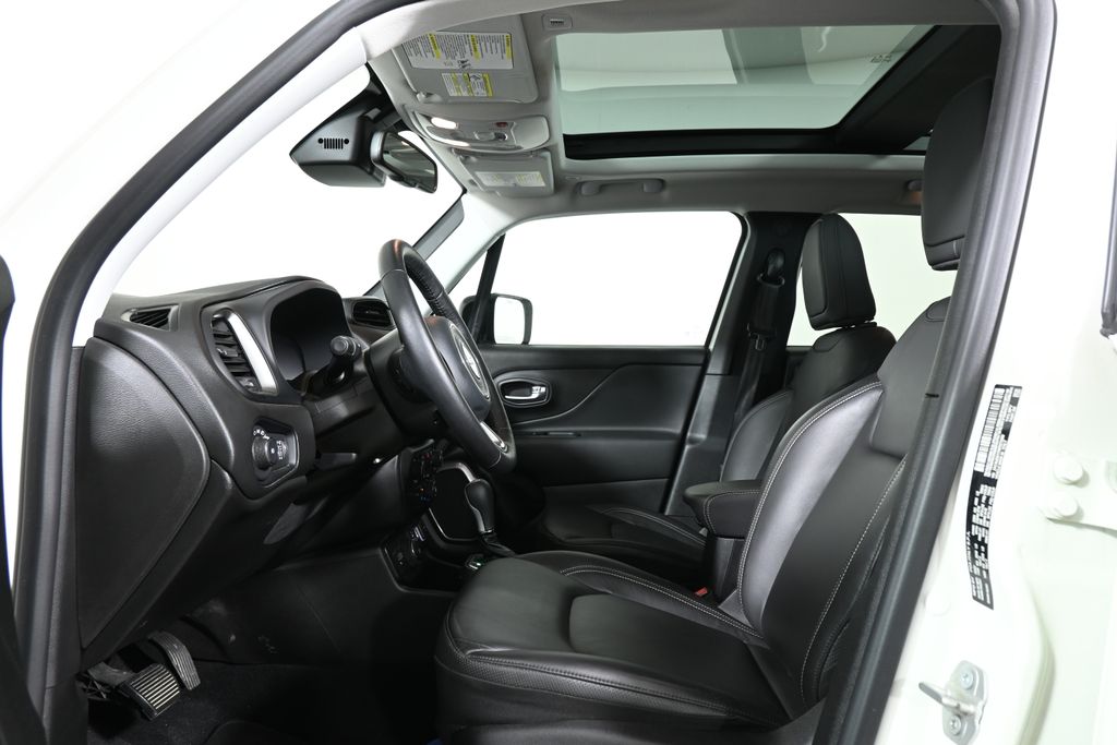 Thumbnail: 2022 Jeep Renegade - 3