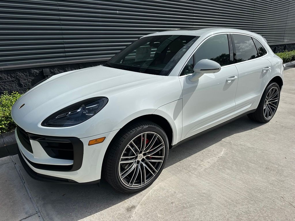 Thumbnail: 2026 Porsche Macan - 7