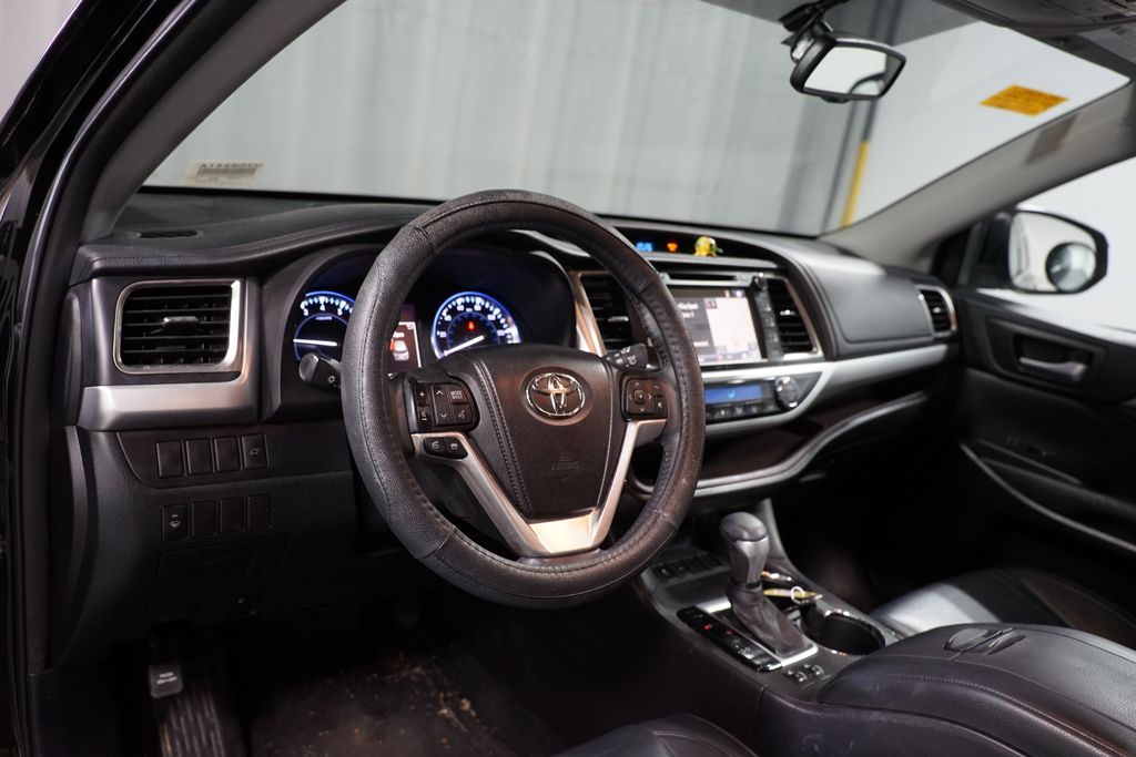 Thumbnail: 2014 Toyota Highlander - 7