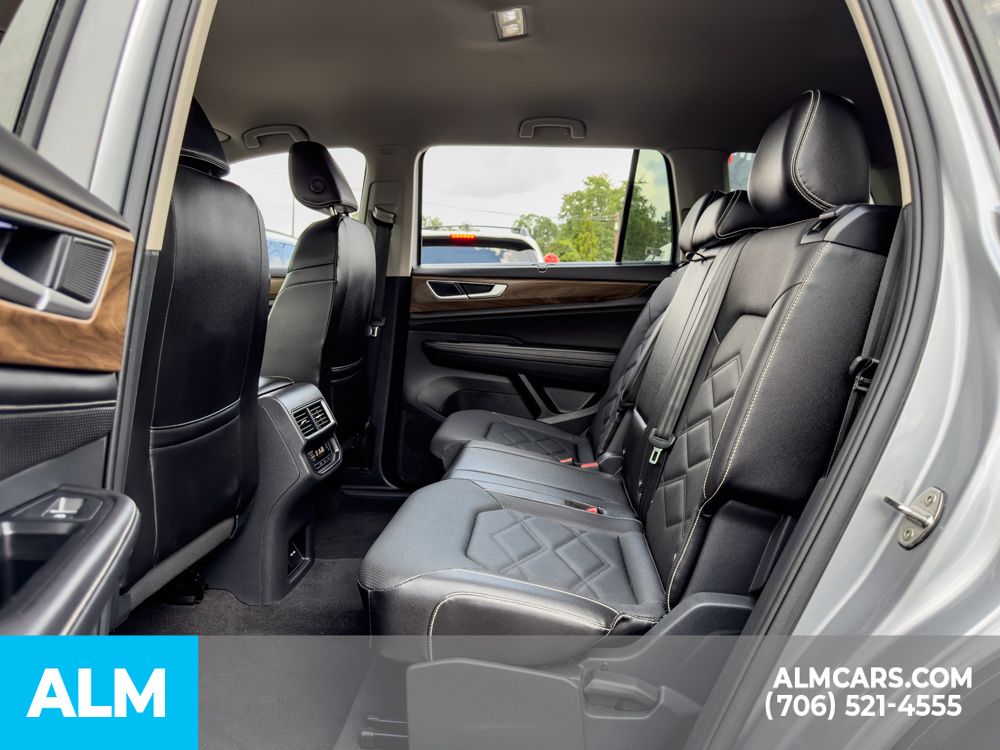 Used 2025 Gray Volkswagen 2.0T SE w/Technology image 15