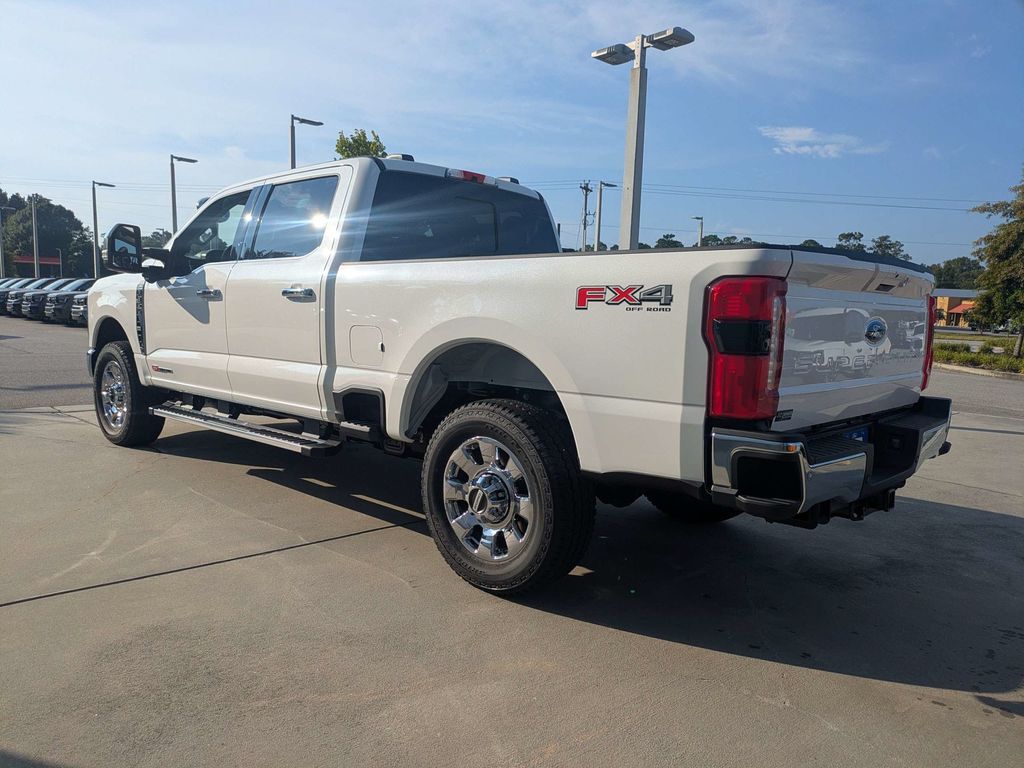 2026 Ford F-350 Super Duty LARIAT