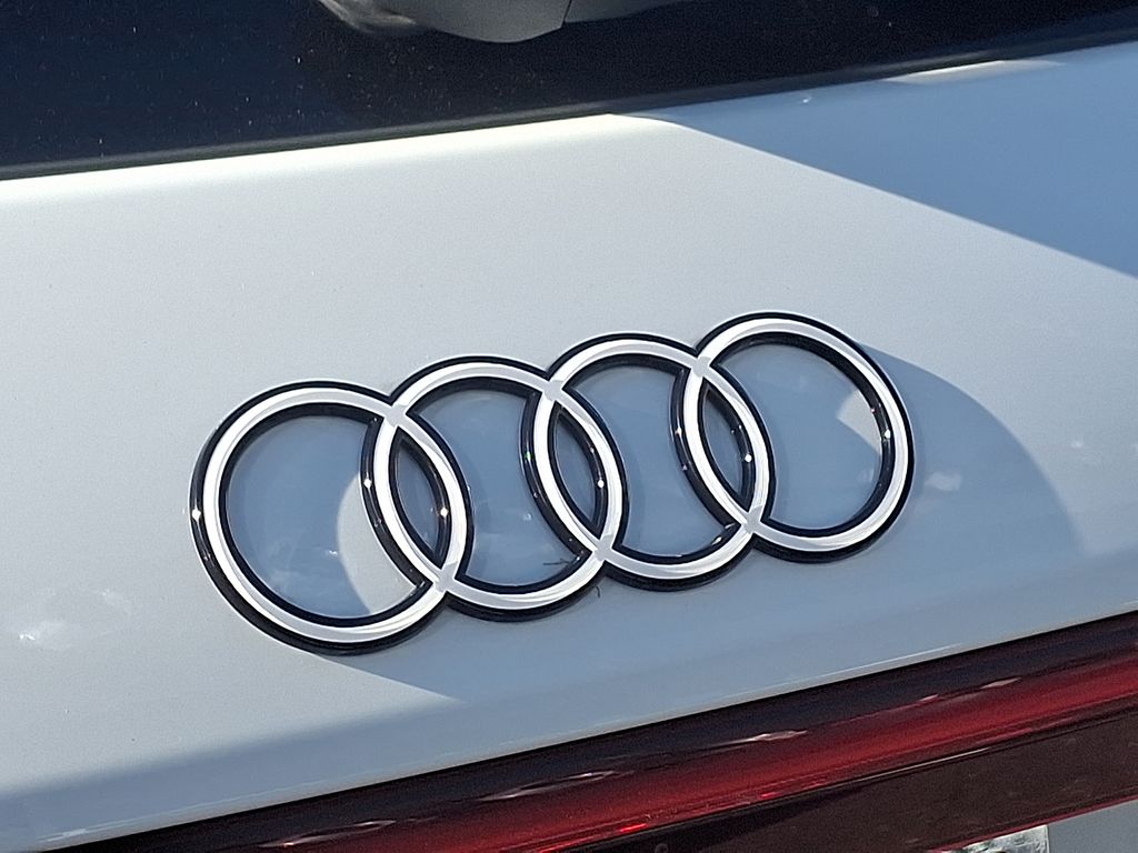 Thumbnail: 2025 Audi Q6 e-tron - 31