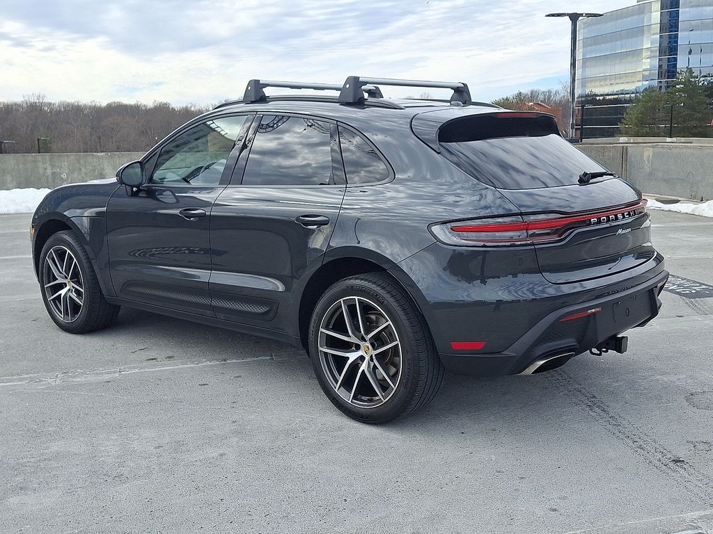 Thumbnail: 2025 Porsche Macan - 3