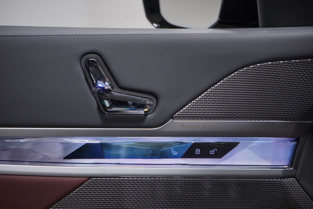 Thumbnail: 2026 BMW 7 Series - 15