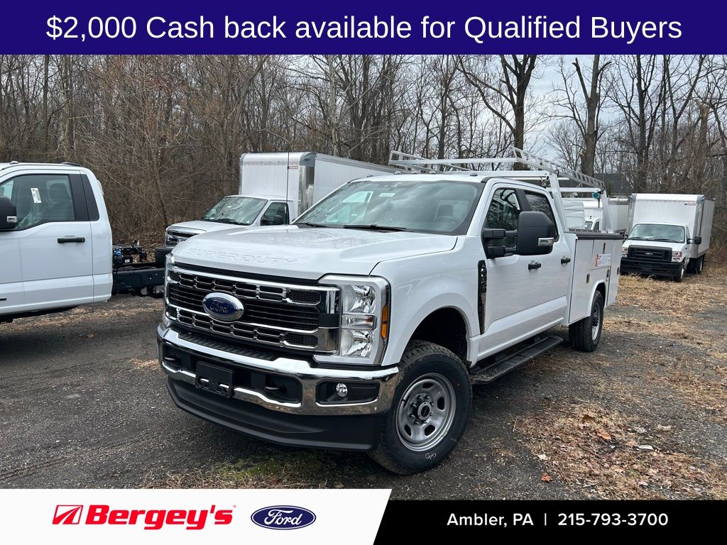 Oxford White 2026 Ford F-350 Super Duty Chassis Pickup Truck Four-Wheel Drive Automatic