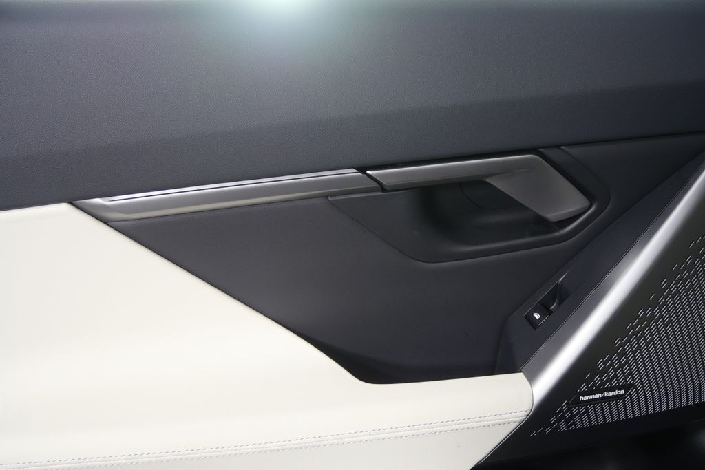 Thumbnail: 2025 BMW 5 Series - 13