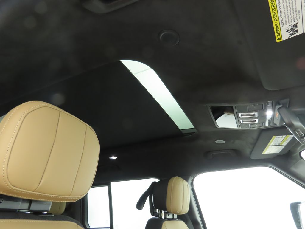 Thumbnail: 2025 Land Rover Defender - 20
