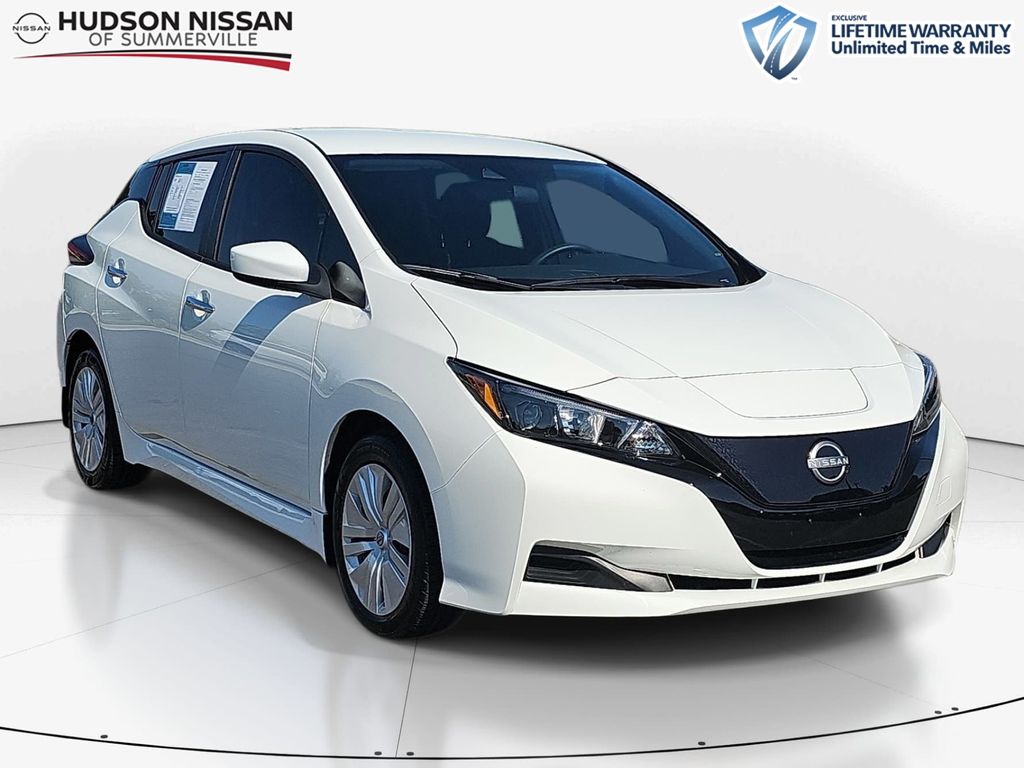 Glacier White 2025 Nissan LEAF S FWD Hatchback Front-Wheel Drive Automatic