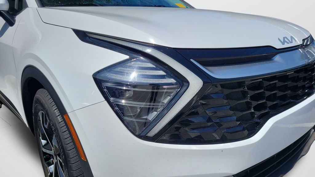 Certified Used 2024 White Kia EX image 7