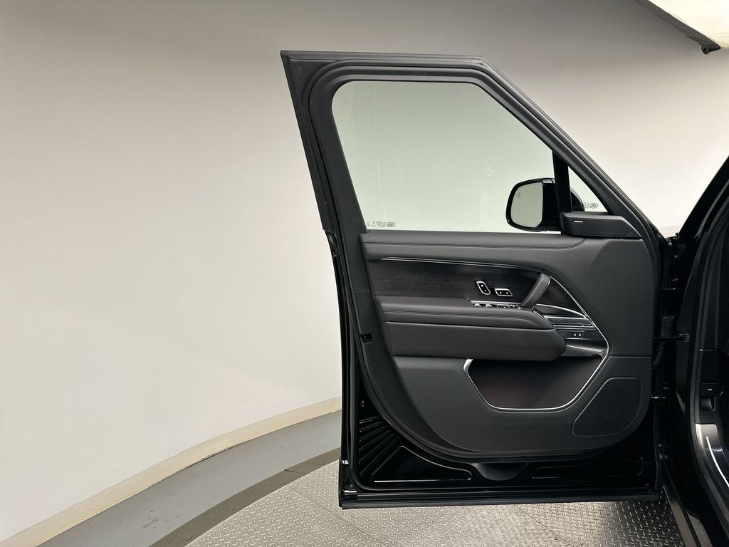 Thumbnail: 2026 Land Rover Range Rover - 17