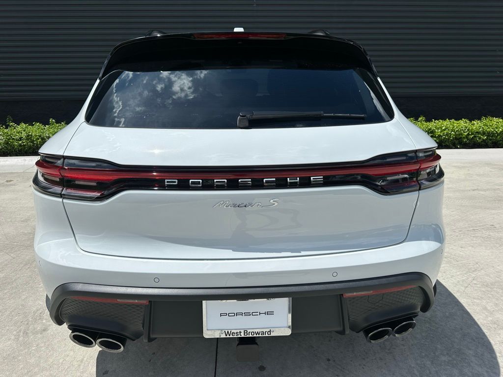 Thumbnail: 2025 Porsche Macan - 11