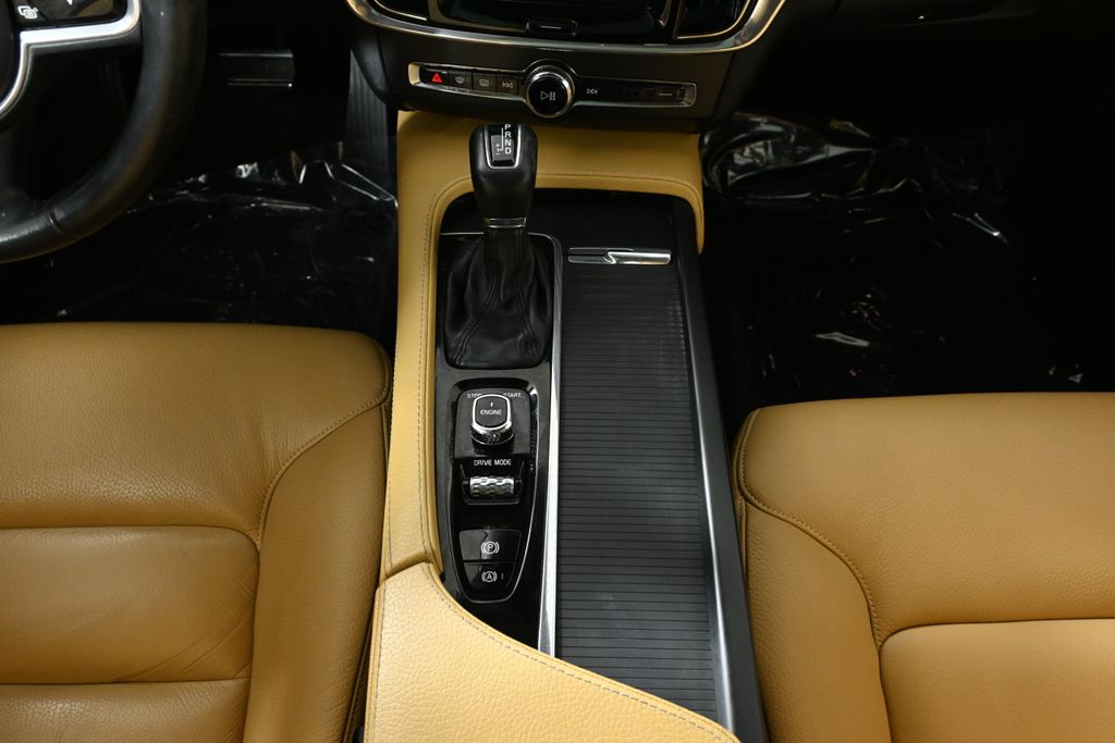 Thumbnail: 2017 Volvo S90 - 23