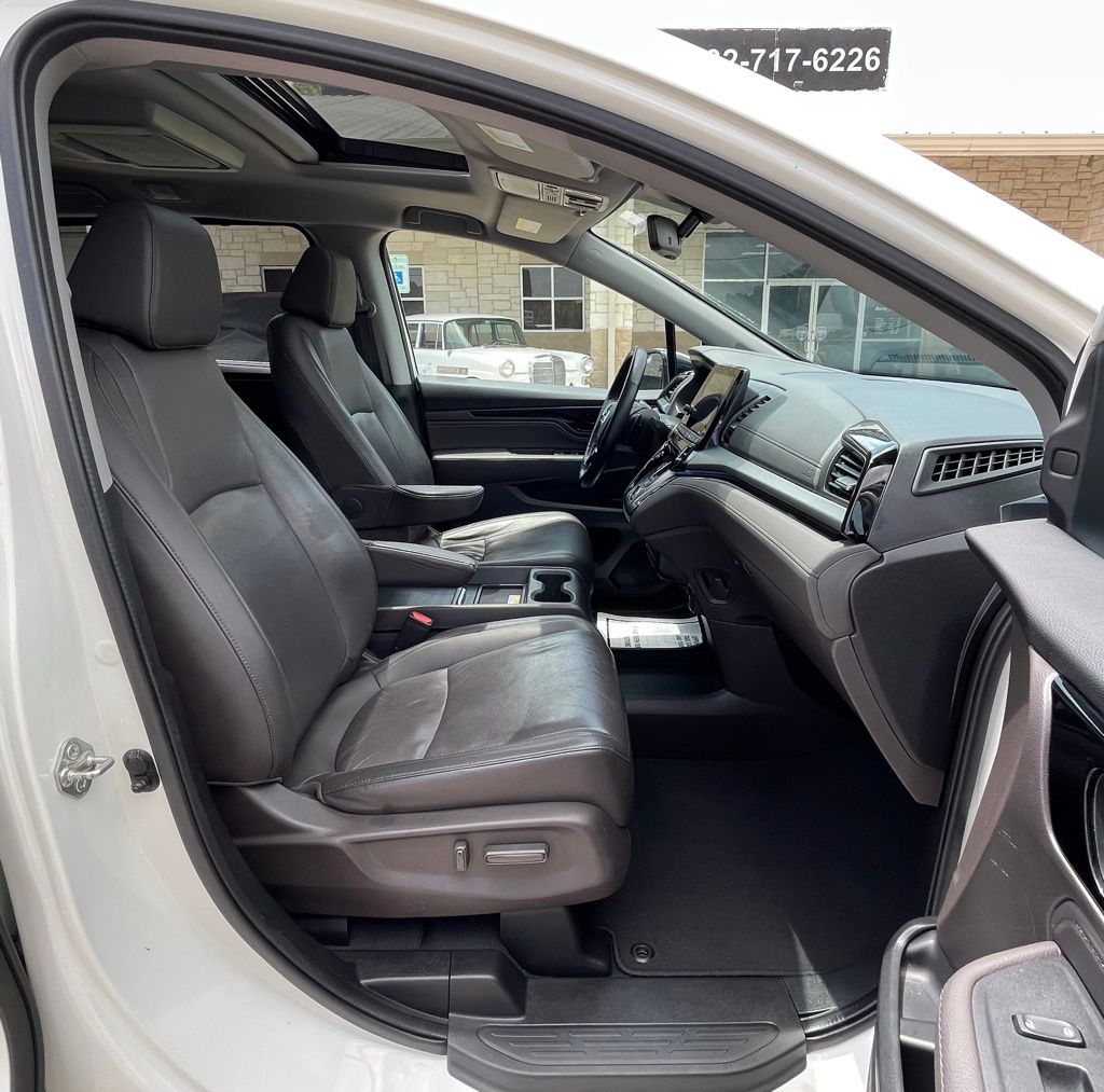 2018 Honda Odyssey Elite White at Community Honda