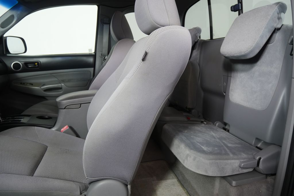 2011 Toyota Tacoma  14