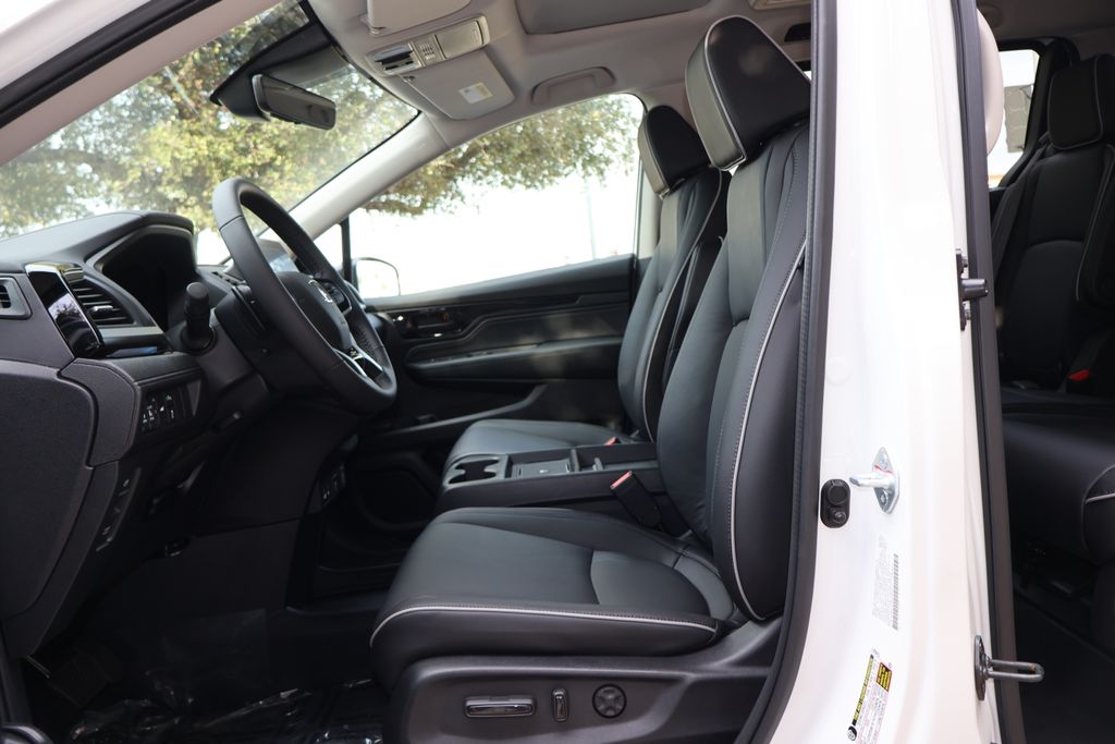 Thumbnail: 2026 Honda Odyssey - 9