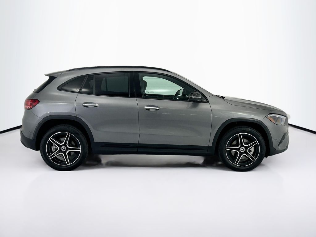 Thumbnail: 2026 Mercedes-Benz GLA - 4