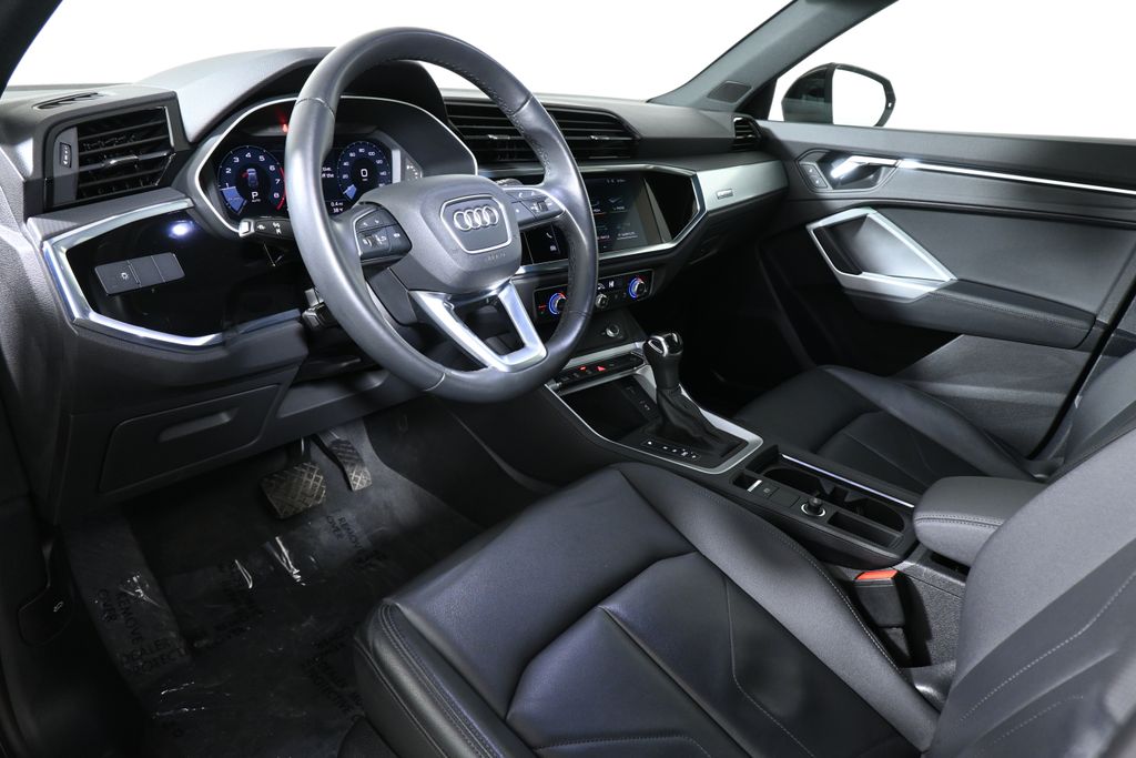 Thumbnail: 2021 Audi Q3 - 13