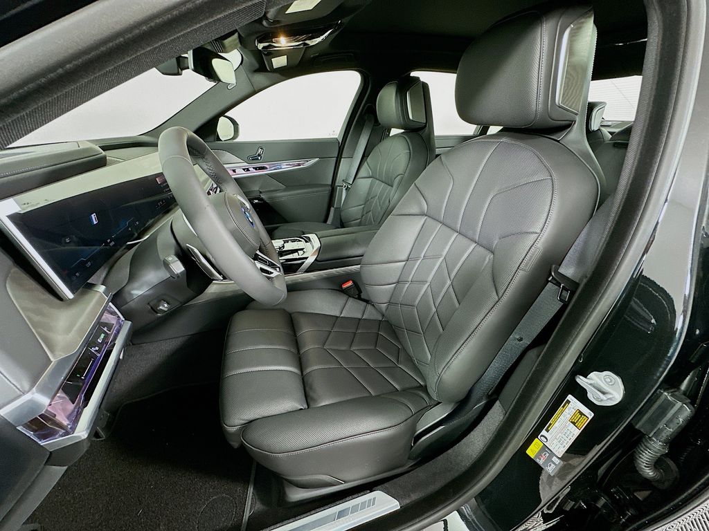 Thumbnail: 2026 BMW i7 - 16
