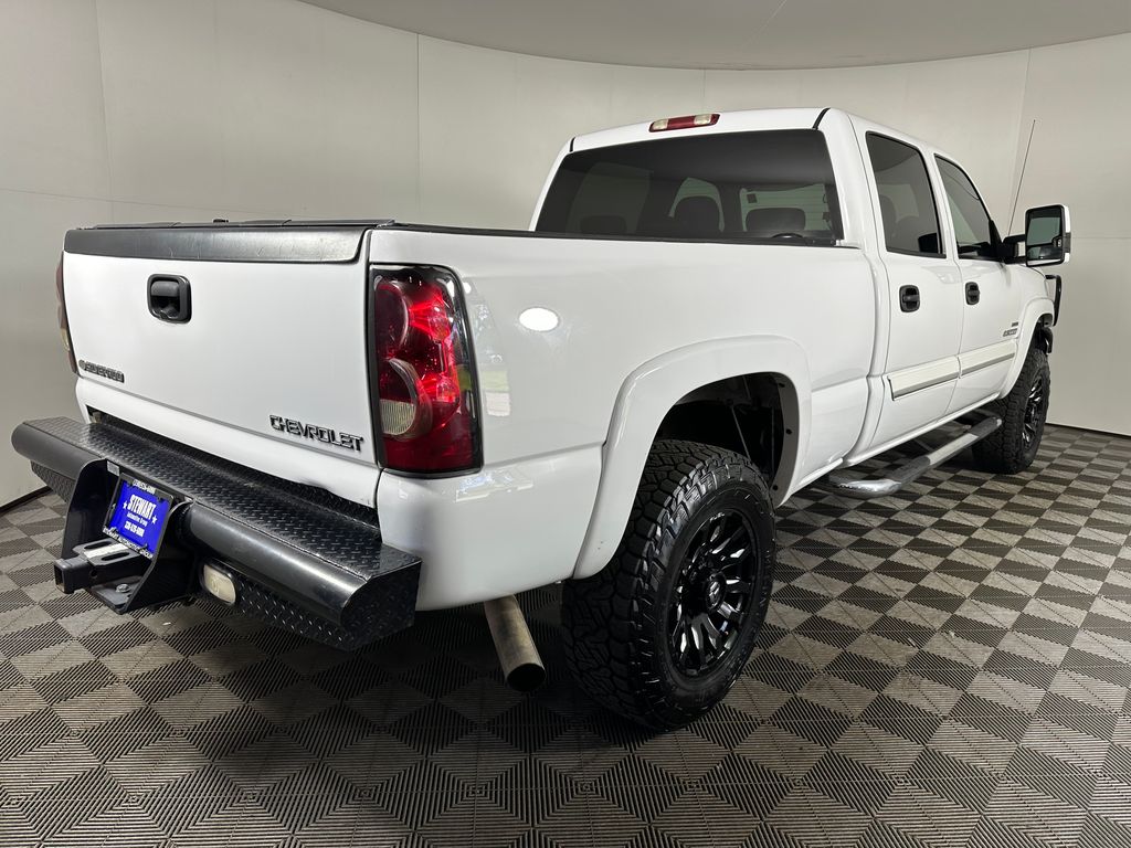 2004 Chevrolet Silverado 2500HD LS - Image 5