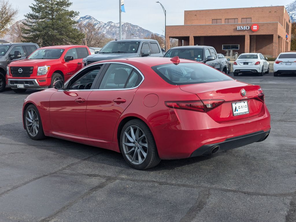 2018 Alfa Romeo Giulia Base 7