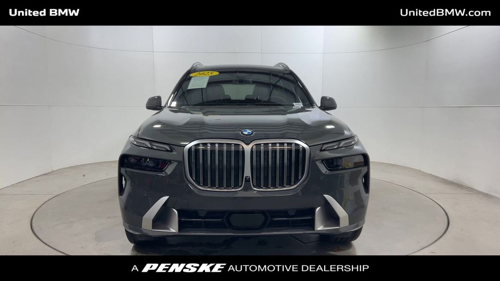 Thumbnail: 2025 BMW X7 - 3