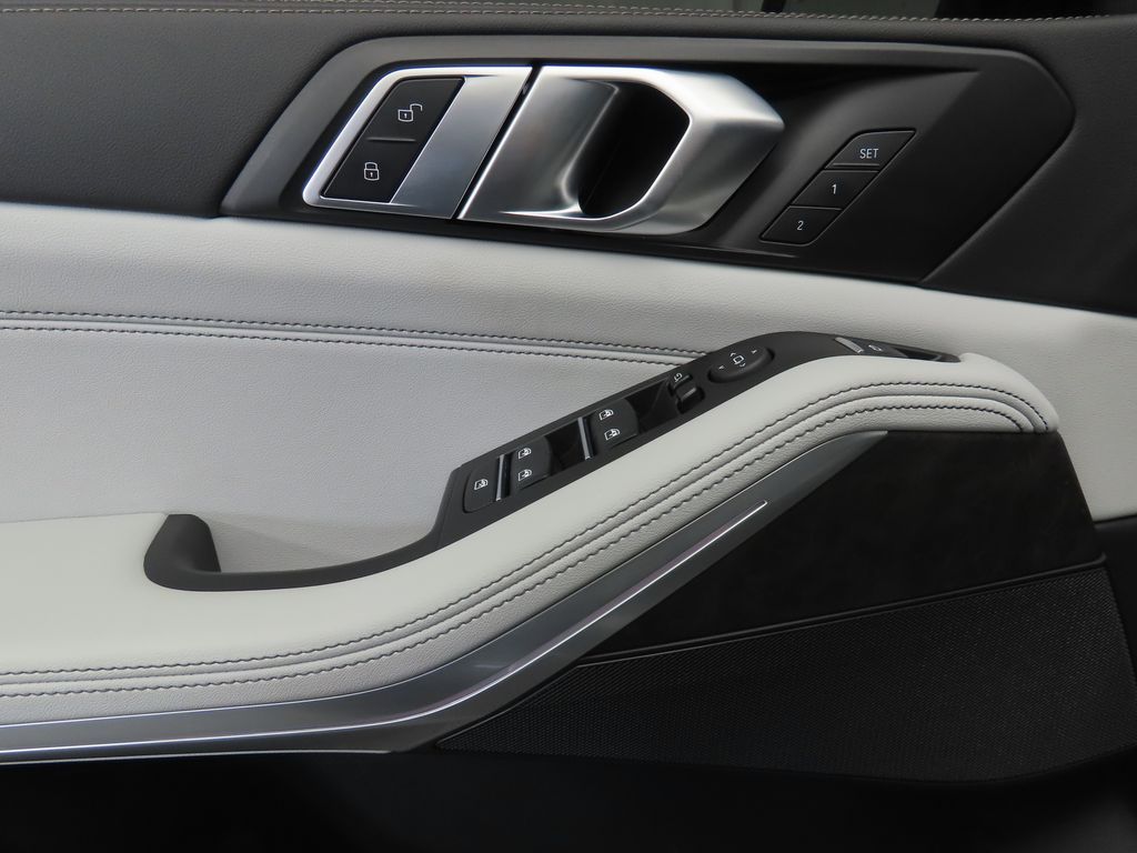 Thumbnail: 2024 BMW X5 - 24